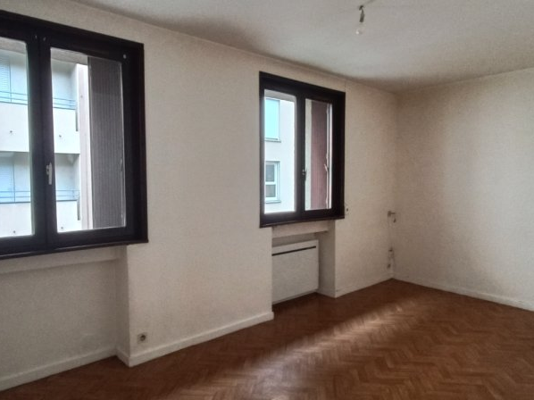 FEURS- Appartement T2 avec terrasse