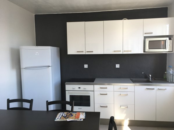 FEURS- Appartement T1 meublé