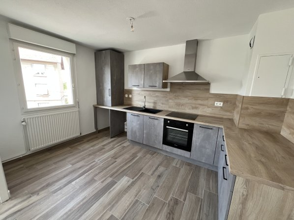 FEURS- Appartement T3 avec garage